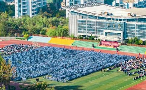 大一新生开学典礼发言稿